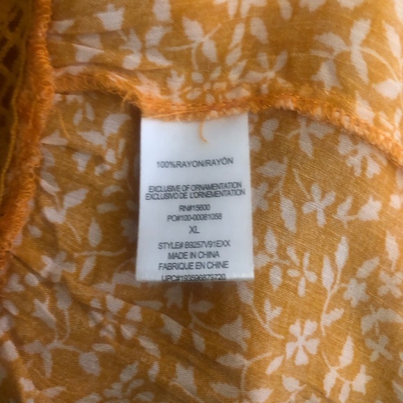 Democracy Women’s off-shoulder Pheasant Top - Picture 5 of 6